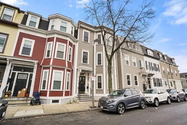 $3,500 | 703 East 4th Street, Unit 2, Boston, MA 02127