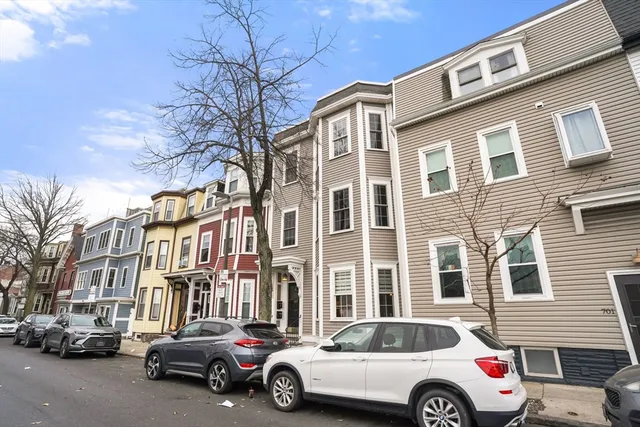 $3,500 | 703 East 4th Street, Unit 2, Boston, MA 02127