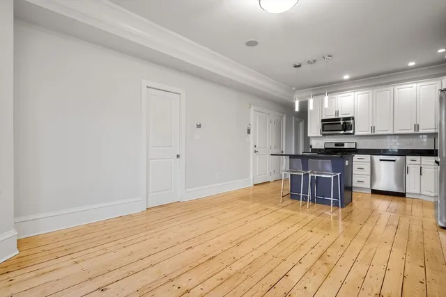 $3,500 | 703 East 4th Street, Unit 2, Boston, MA 02127