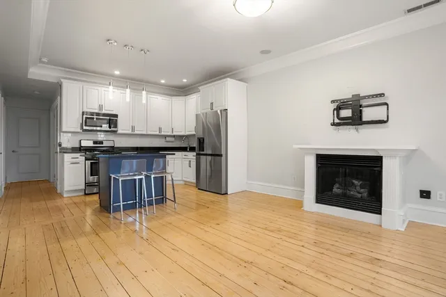 $3,500 | 703 East 4th Street, Unit 2, Boston, MA 02127