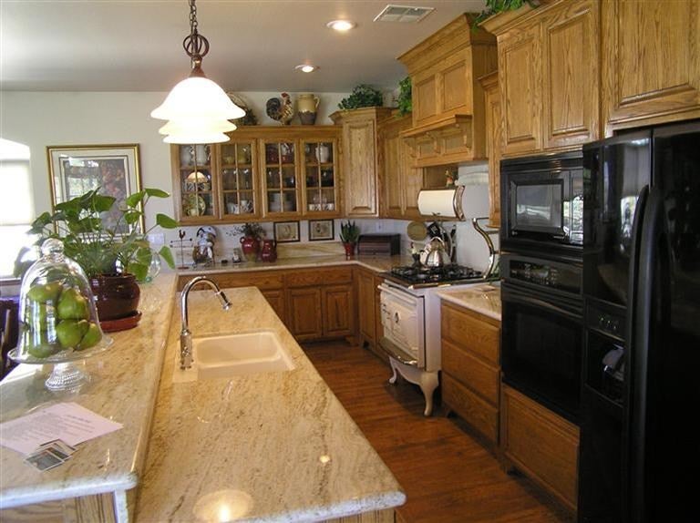 27881 Bear Valley Road Tehachapi, CA 93561 - Photo 7 of 81 Gallery Image 7