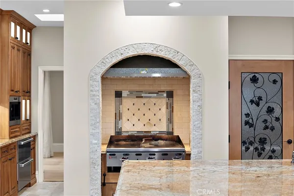 a view of entryway livingroom and hall