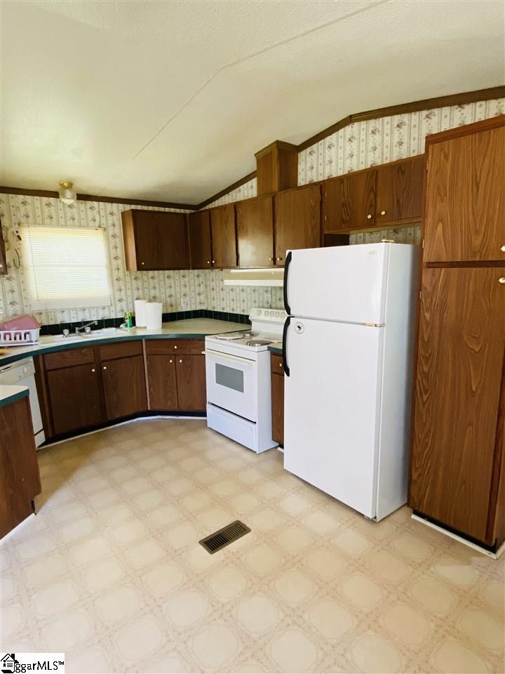 6130 Greenpond Road Gray Court, SC 29645 - Photo 12 of 23