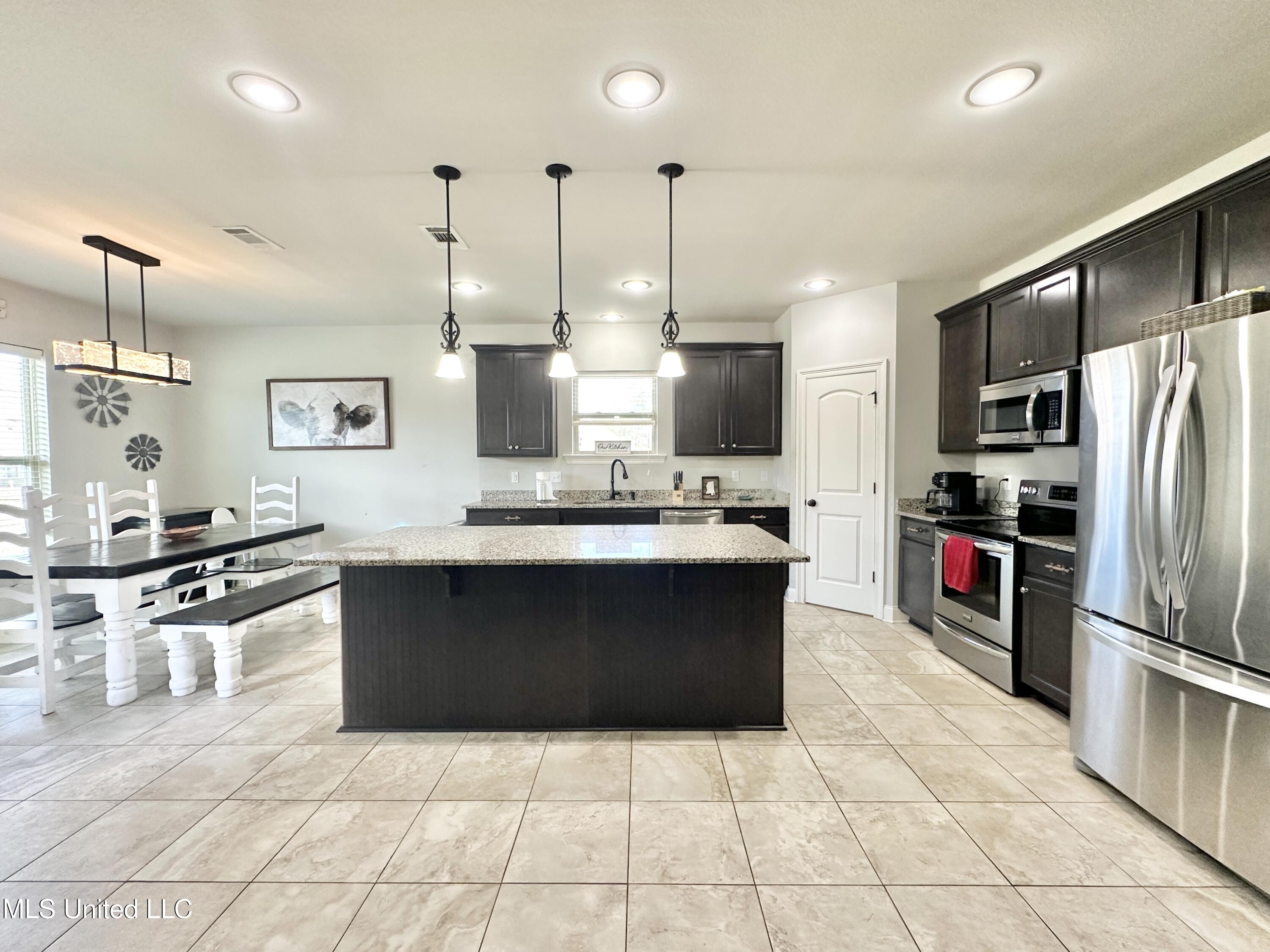 13349 Mary's Way D'Iberville, MS 39540 - Photo 12 of 28 12