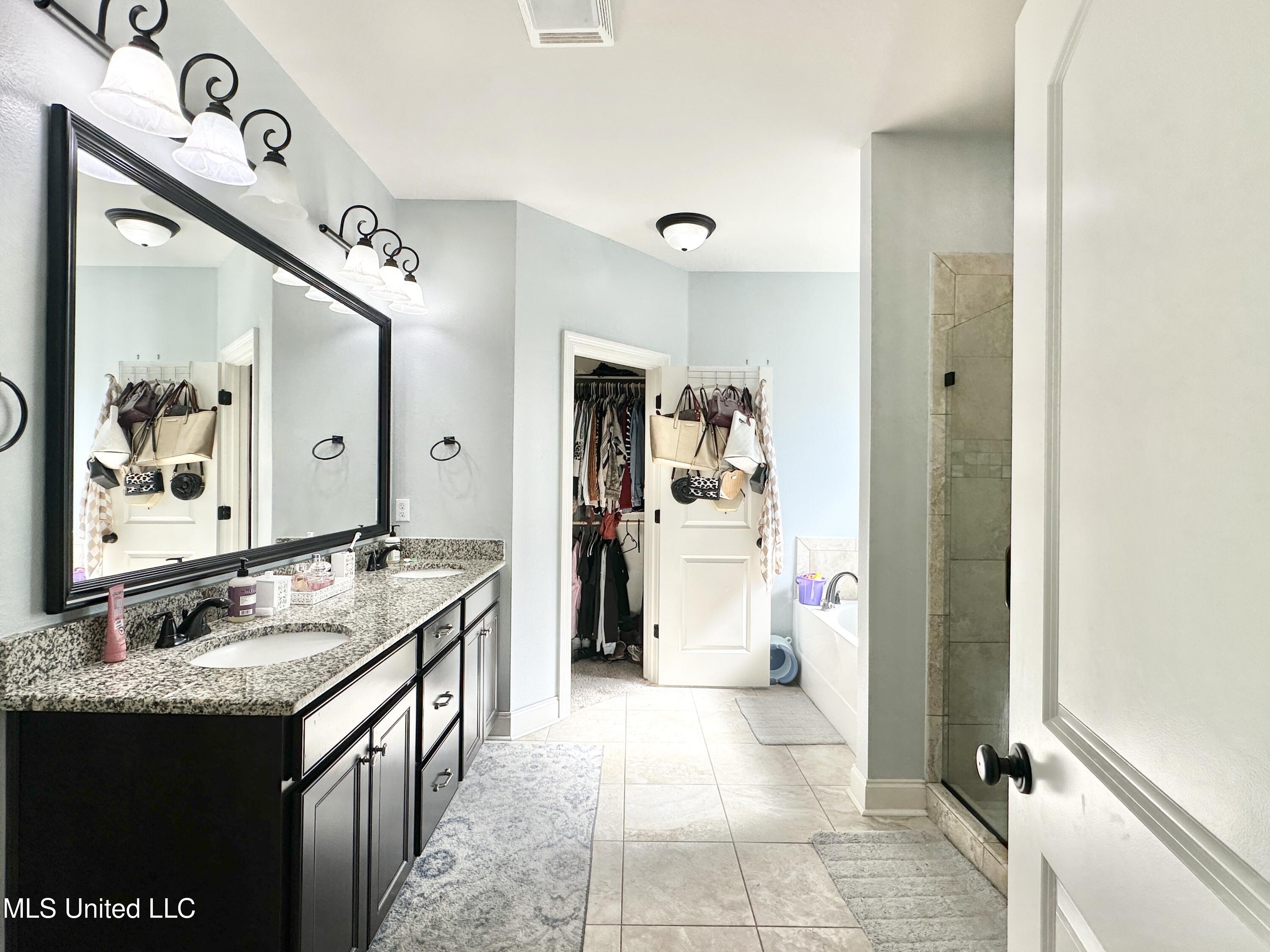 13349 Mary's Way D'Iberville, MS 39540 - Photo 17 of 28 17