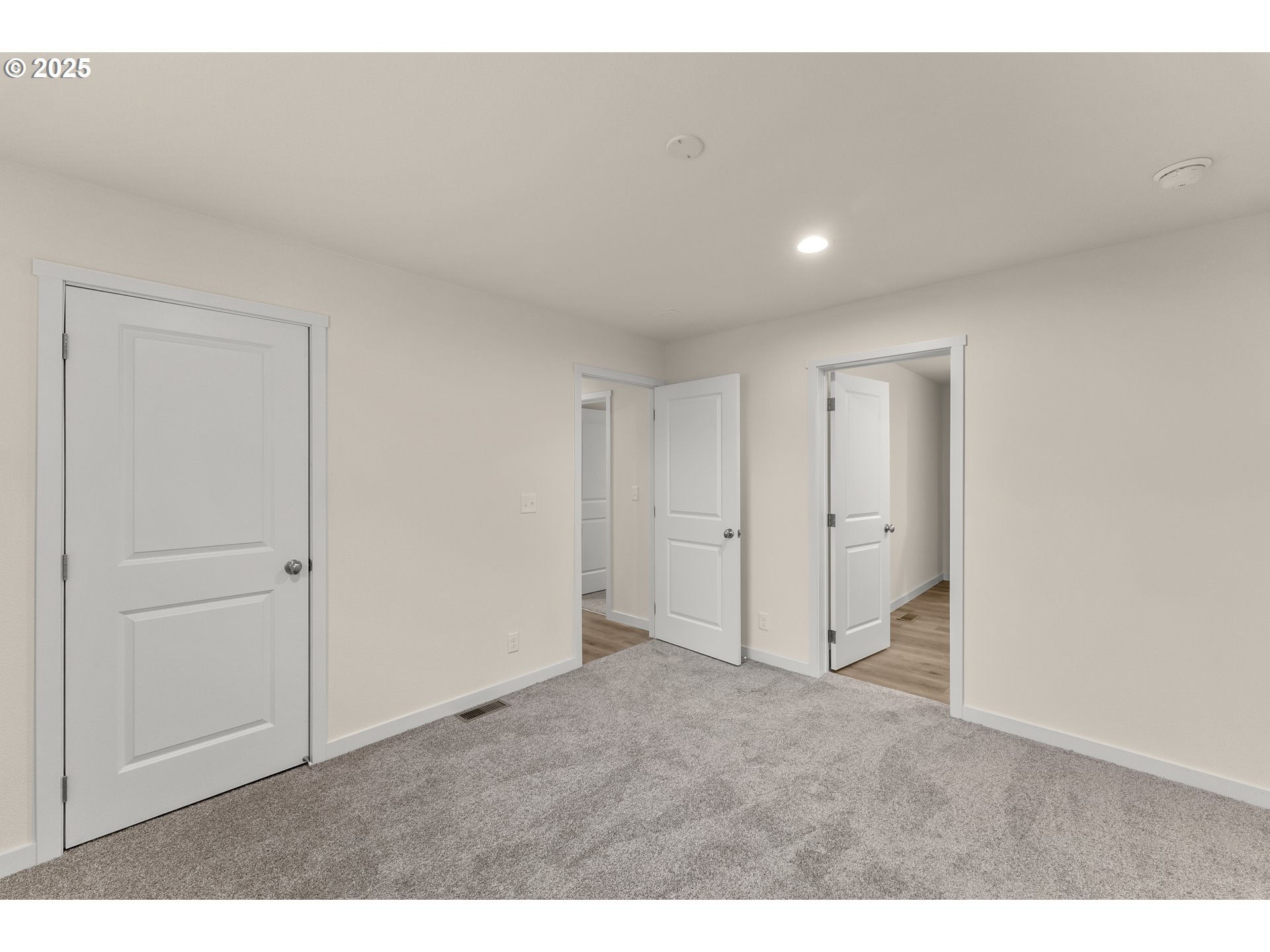 112 Twin Oaks Loop Winston, OR 97496 - Photo 22 of 35 a view of an empty room