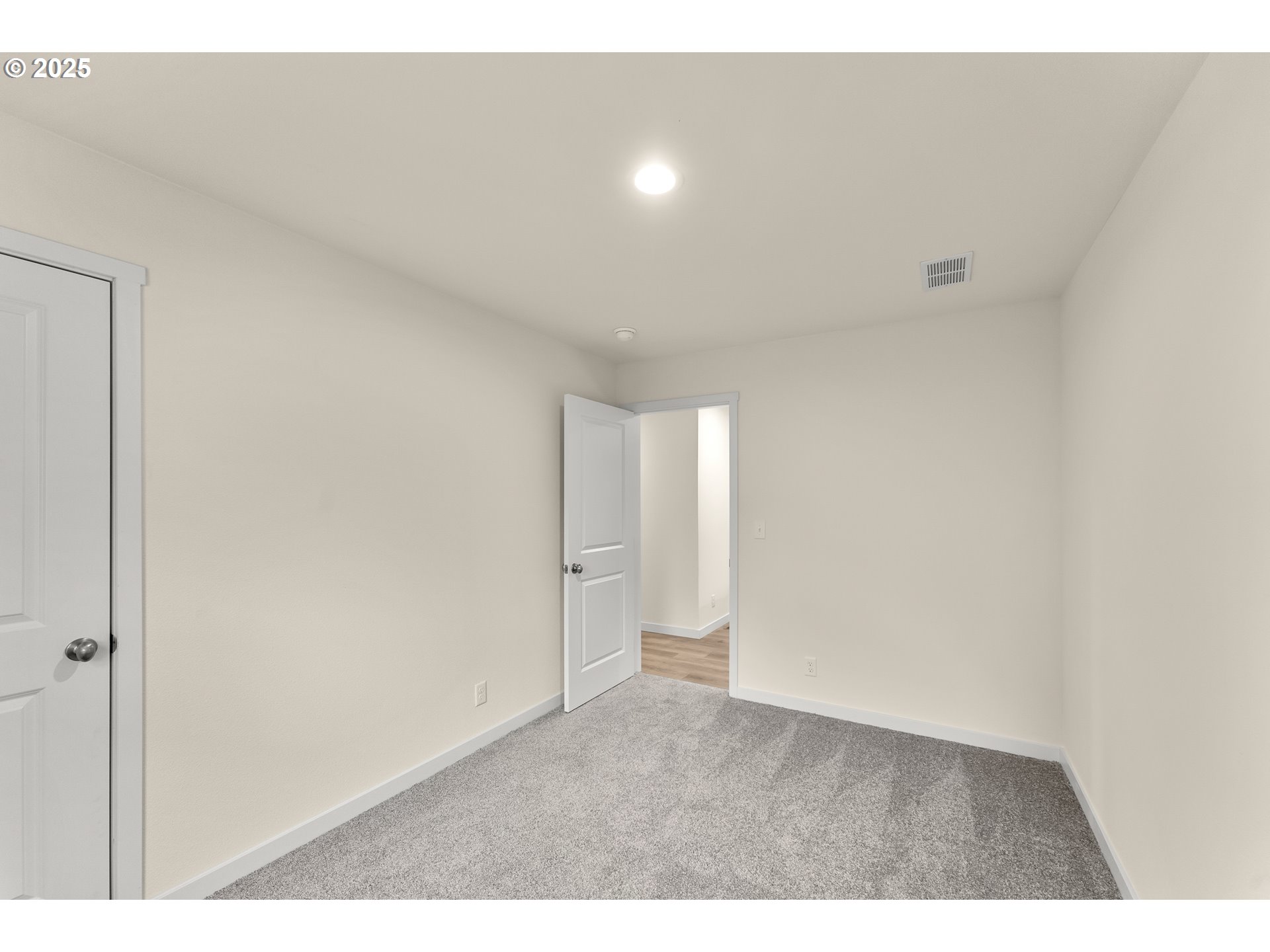 112 Twin Oaks Loop Winston, OR 97496 - Photo 26 of 35 a view of an empty room