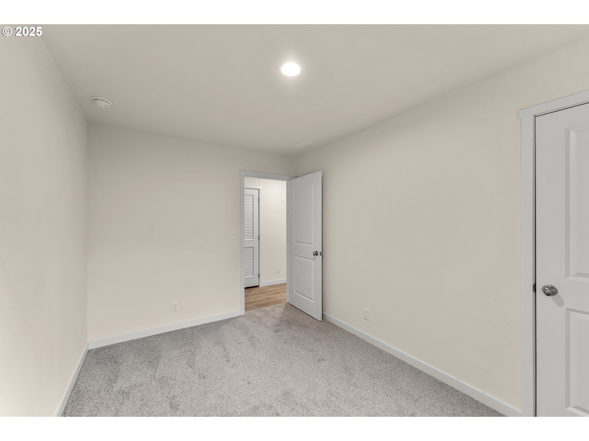 112 Twin Oaks Loop Winston, OR 97496 - Photo 30 of 35 a view of an empty room