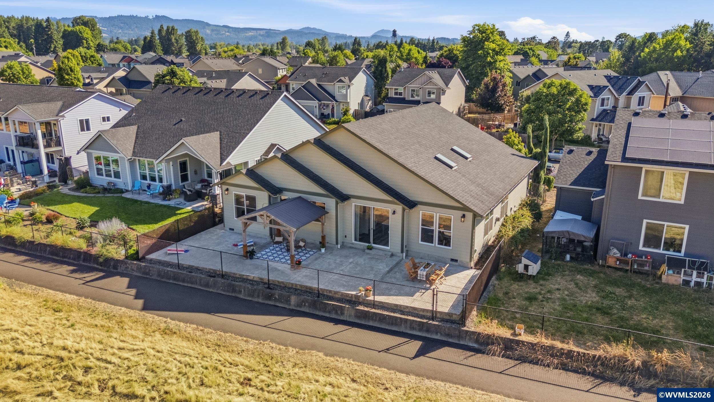 2301 Robbins Way Lebanon, OR 97355 - Photo 42 of 46
