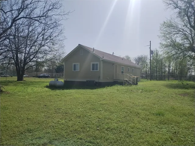 $195,000 | 609 Barton Street, Calvert, TX 77837