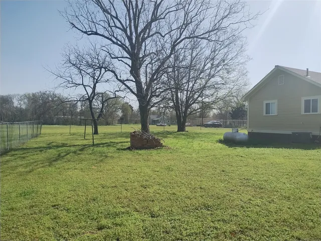 $195,000 | 609 Barton Street, Calvert, TX 77837