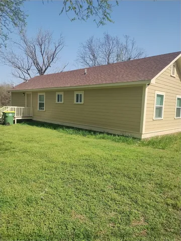 $195,000 | 609 Barton Street, Calvert, TX 77837