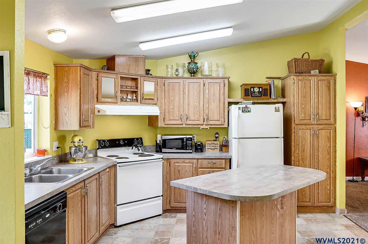 1960 Southeast Godsey Road Dallas, OR 97338 - Photo 15 of 29 Gallery Image 15