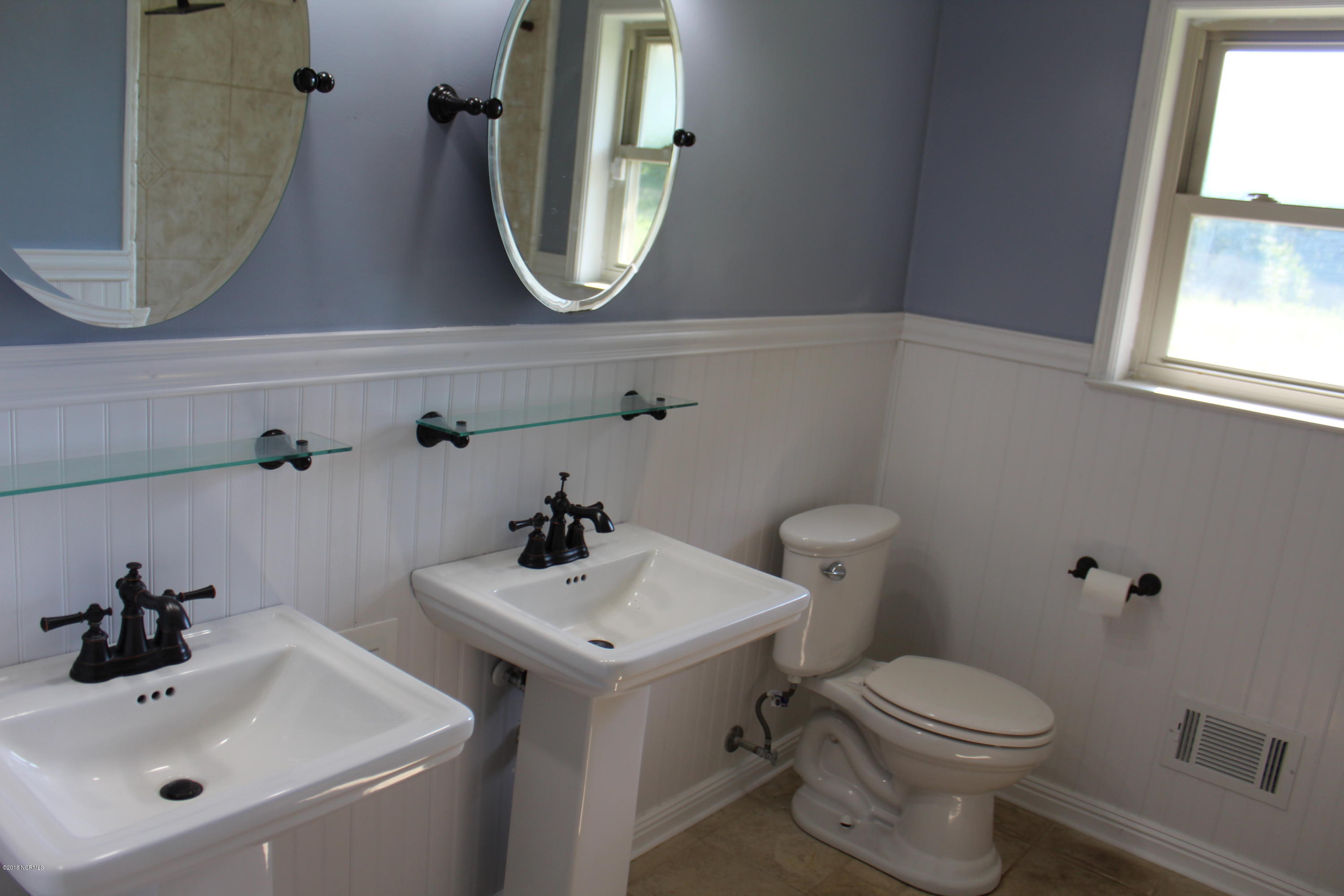 865 Tedder Road Ivanhoe, NC 28447 - Photo 23 of 32 Full Bath
