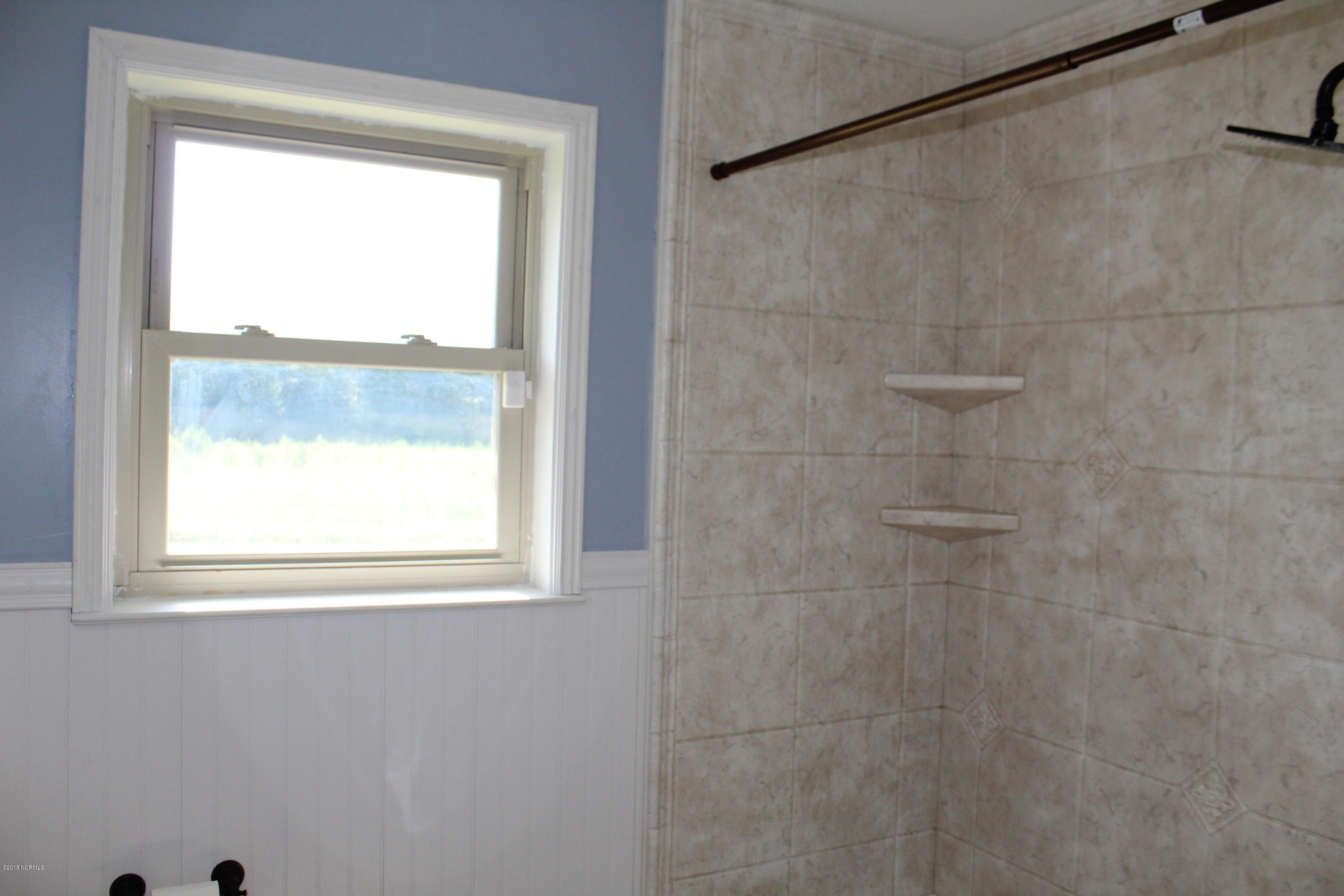 865 Tedder Road Ivanhoe, NC 28447 - Photo 24 of 32 Full Bath