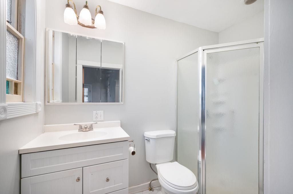 412 Amherst Street Manchester, NH 03104 - Photo 16 of 32