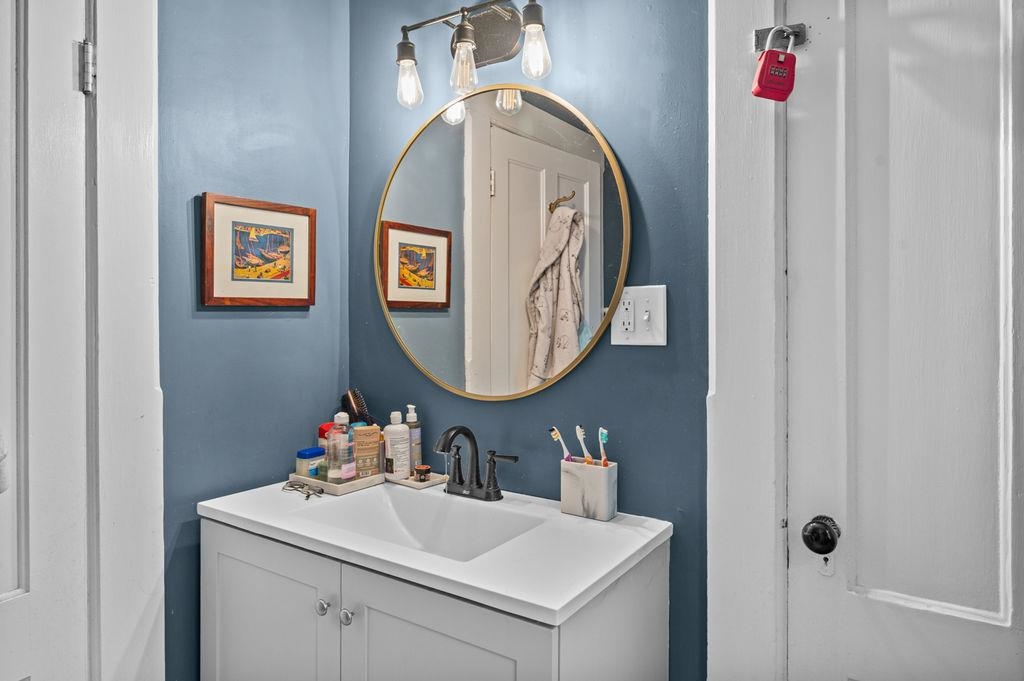 412 Amherst Street Manchester, NH 03104 - Photo 23 of 32