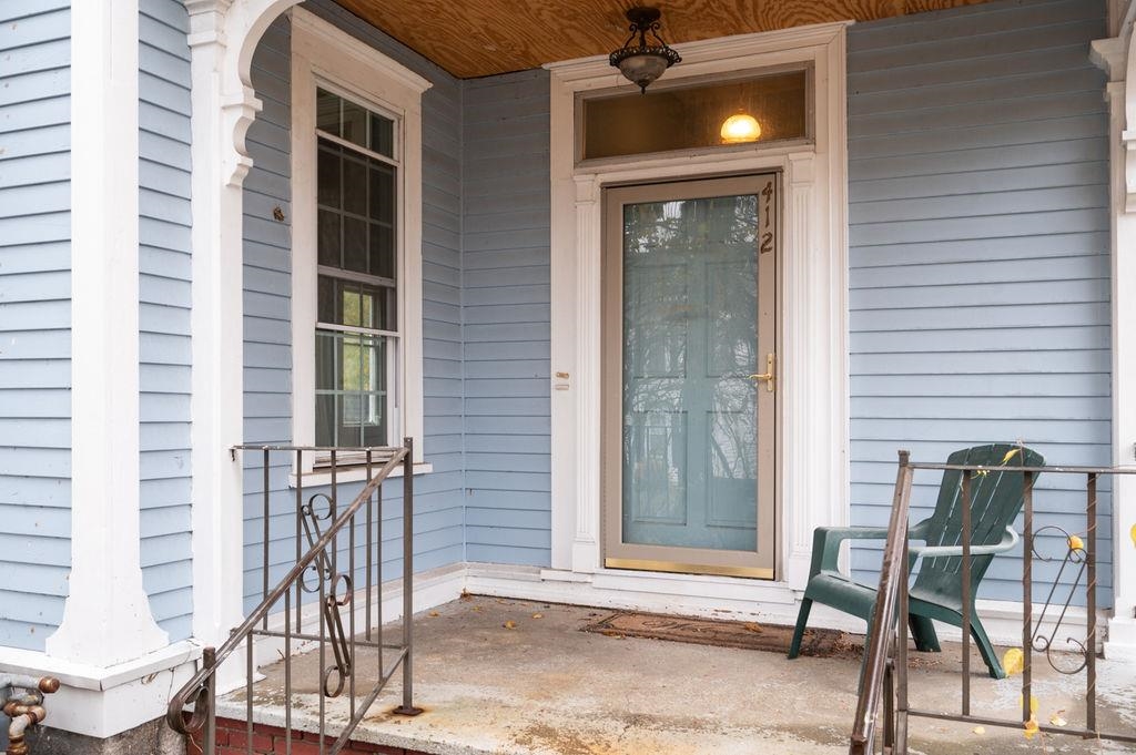 412 Amherst Street Manchester, NH 03104 - Photo 3 of 32