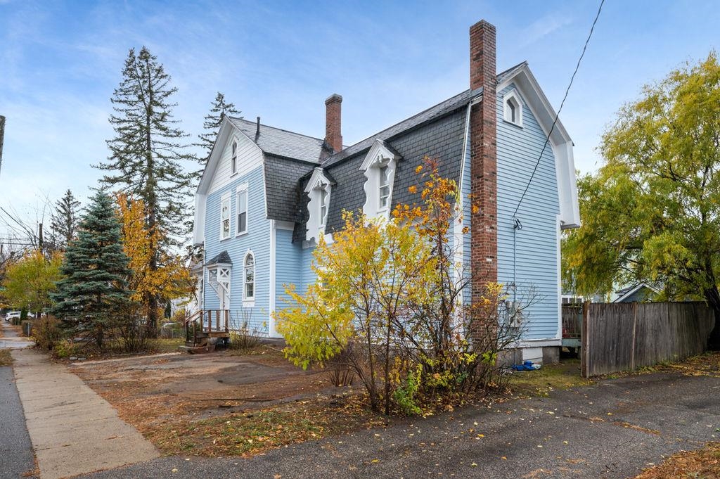 412 Amherst Street Manchester, NH 03104 - Photo 4 of 32