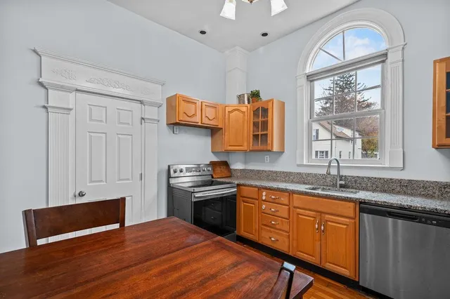 $454,900 | 412 Amherst Street, Manchester, NH 03104