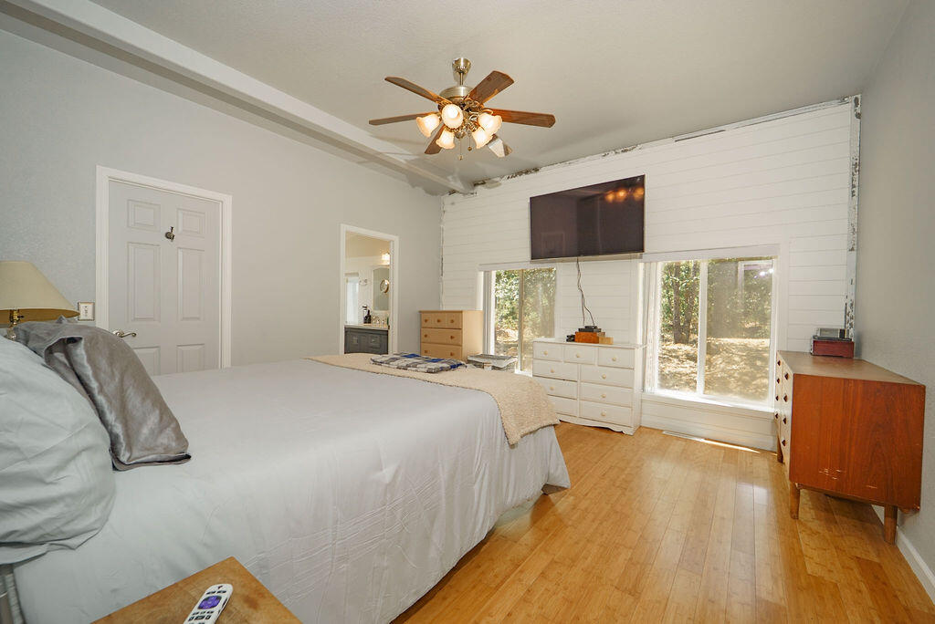 240 Senger Road Junction City, CA 96048 - Photo 19 of 73 primary bedroom
