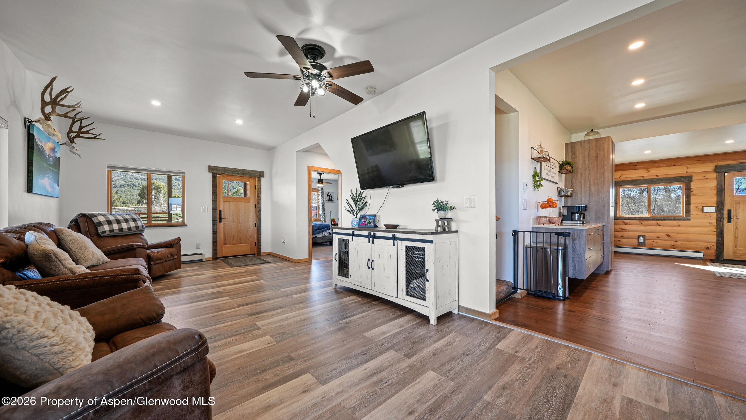 9109 County Road 320 Rifle, CO 81650 - Photo 10 of 38 Living Room