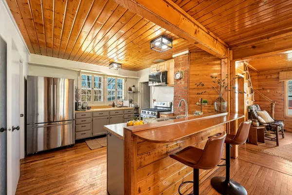 $469,000 | 221 West 3rd Avenue, Dayton, WY 82836