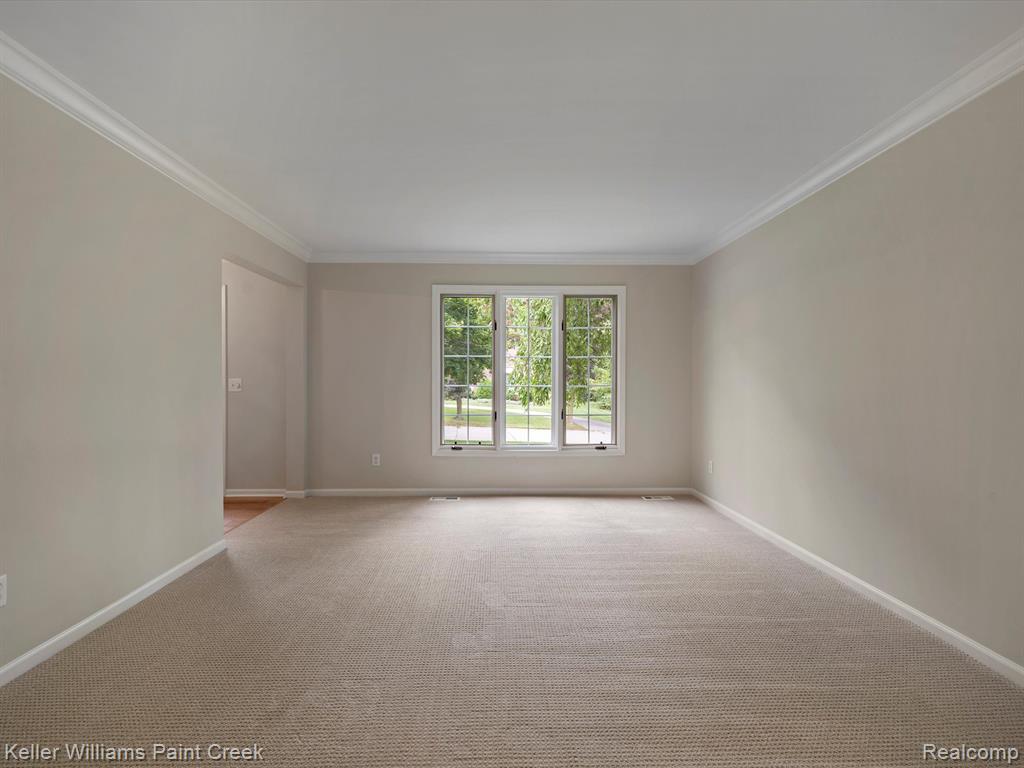 319 Lake Forest Road Rochester Hills, MI 48309 - Photo 20 of 42