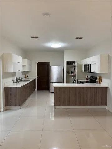 $1,600 | 2205 South 6th Street, McAllen, TX 78503