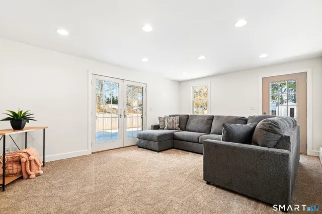 $579,000 | 220 Griswold Drive, West Hartford, CT 06119