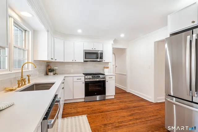 $579,000 | 220 Griswold Drive, West Hartford, CT 06119