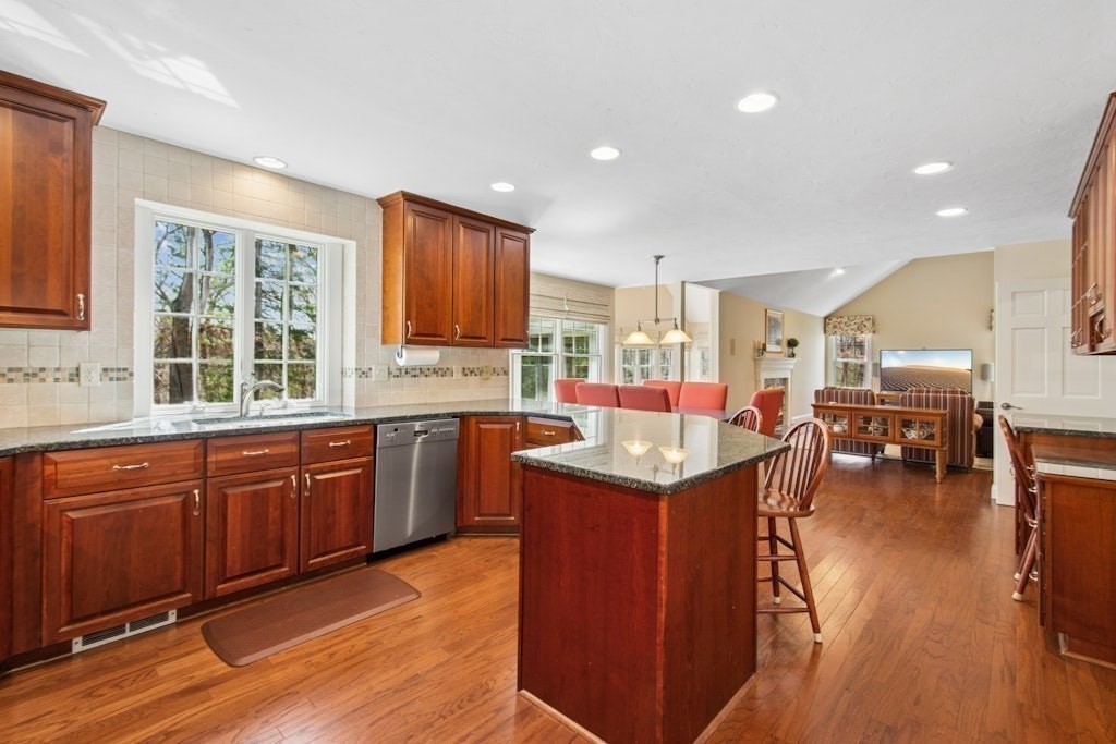 5 MacGregor Way Acton, MA 01720 - Photo 2 of 42