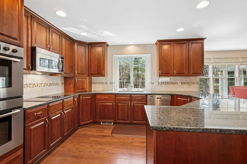 5 MacGregor Way Acton, MA 01720 - Photo 3 of 42