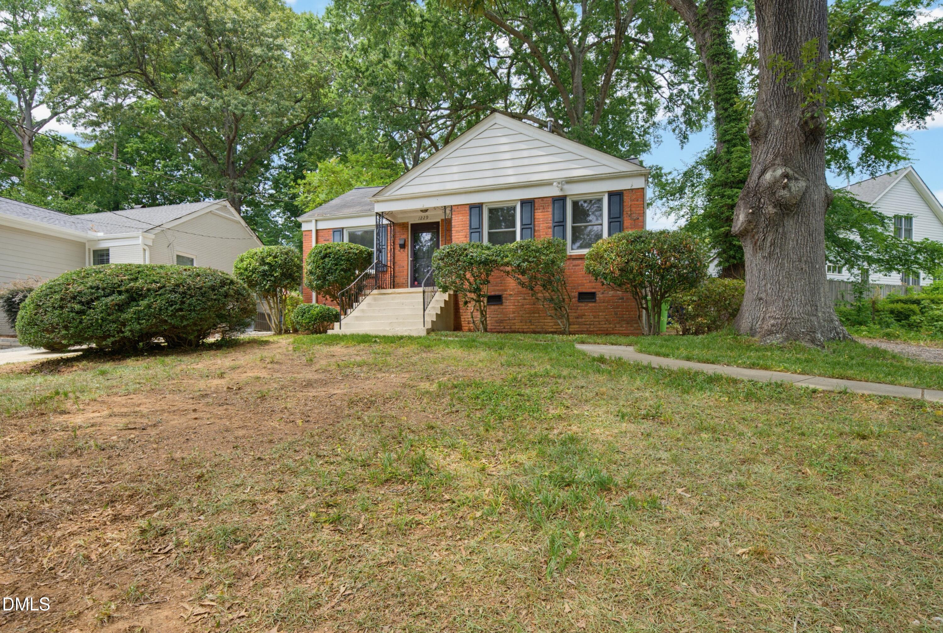 1229 Norris Street Raleigh, NC 27604 - Photo 6 of 29 DSC00077
