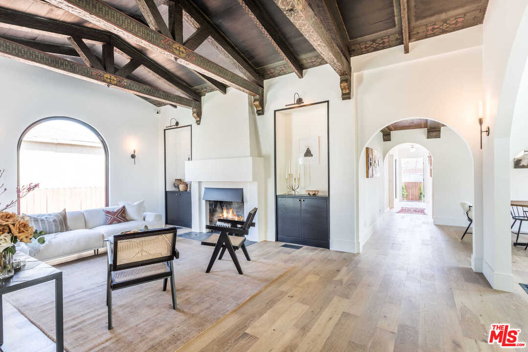 5308 Hillcrest Drive Los Angeles, CA 90043 - Photo 18 of 35