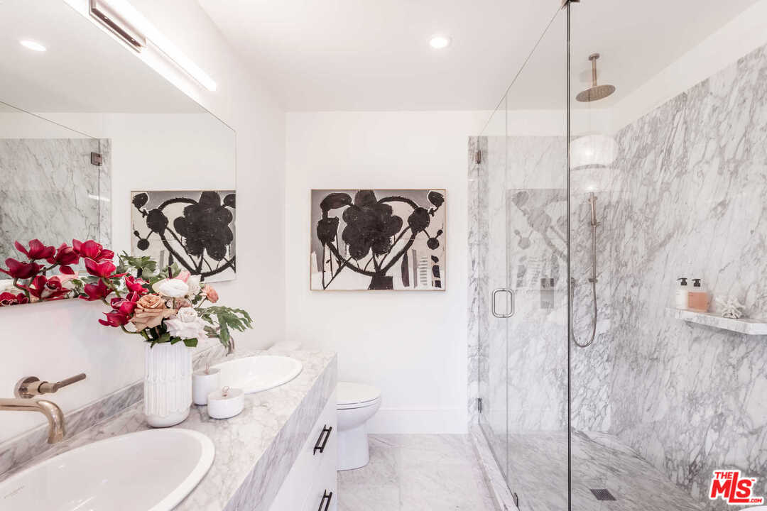 5308 Hillcrest Drive Los Angeles, CA 90043 - Photo 27 of 35