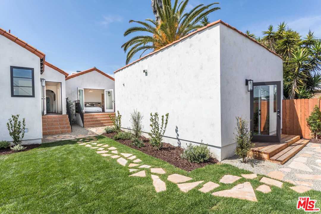 5308 Hillcrest Drive Los Angeles, CA 90043 - Photo 32 of 35