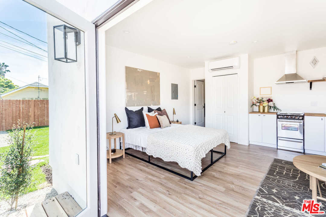 5308 Hillcrest Drive Los Angeles, CA 90043 - Photo 33 of 35