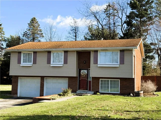 $239,000 | 13 Lamplight Village Court, Latrobe, PA 15650