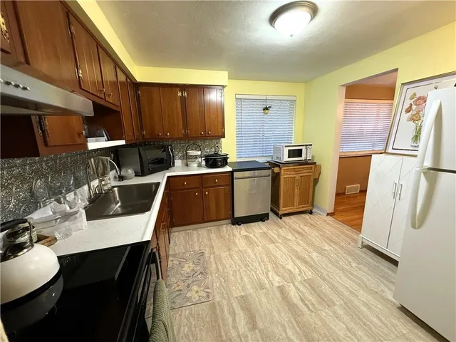 $239,000 | 13 Lamplight Village Court, Latrobe, PA 15650