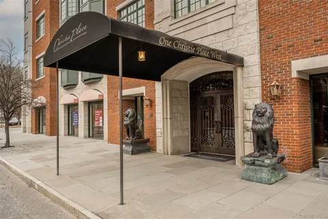 $999,000 | 1 Christie Place, Unit 406W, Scarsdale, NY 10583