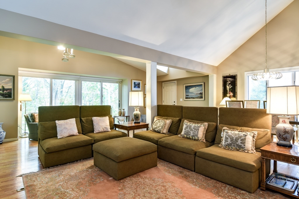 16 Lookout Farm Road Natick, MA 01760 - Photo 4 of 20 Gallery Image 4