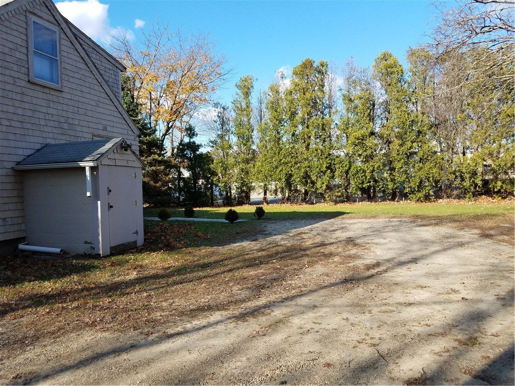 242 Mendon Road Woonsocket, RI 02895 - Photo 4 of 25