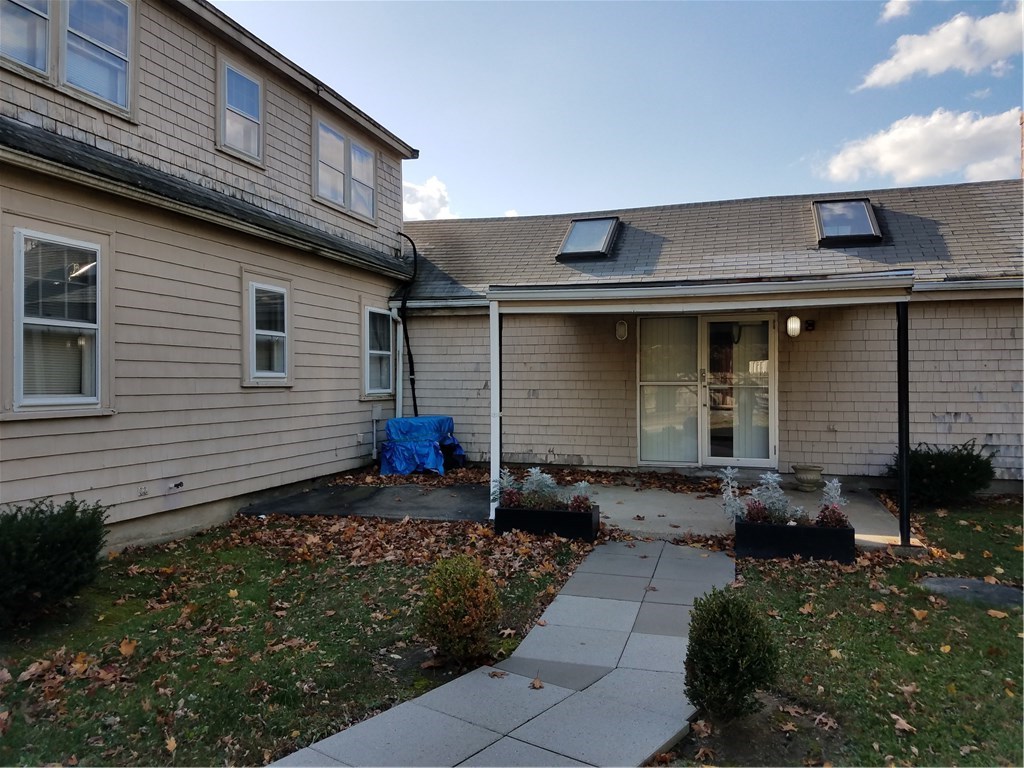 242 Mendon Road Woonsocket, RI 02895 - Photo 5 of 25
