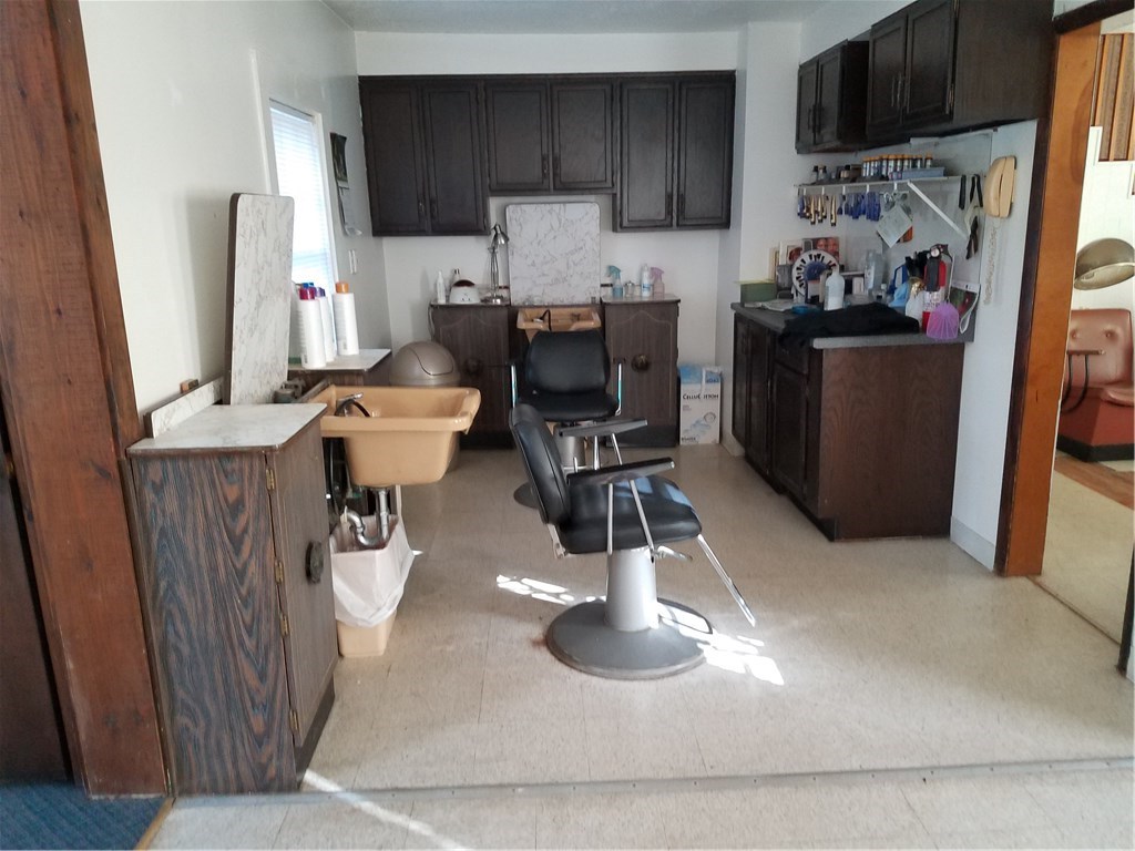 242 Mendon Road Woonsocket, RI 02895 - Photo 8 of 25