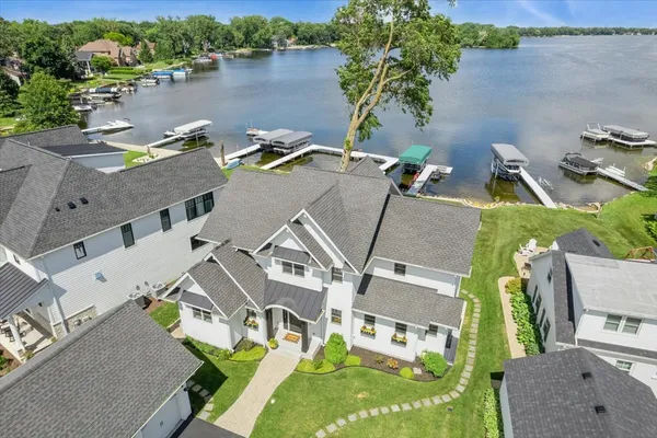 $1,950,000 | 225 Edgewater Drive, Crystal Lake, IL 60014