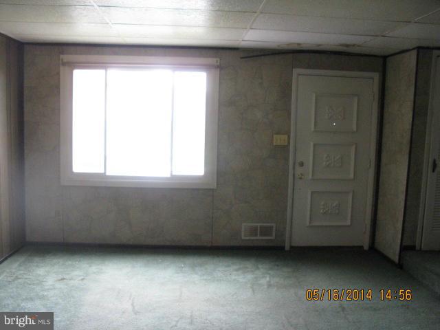 826 Lannerton Road Baltimore, MD 21220 - Photo 3 of 11 Interior (General)