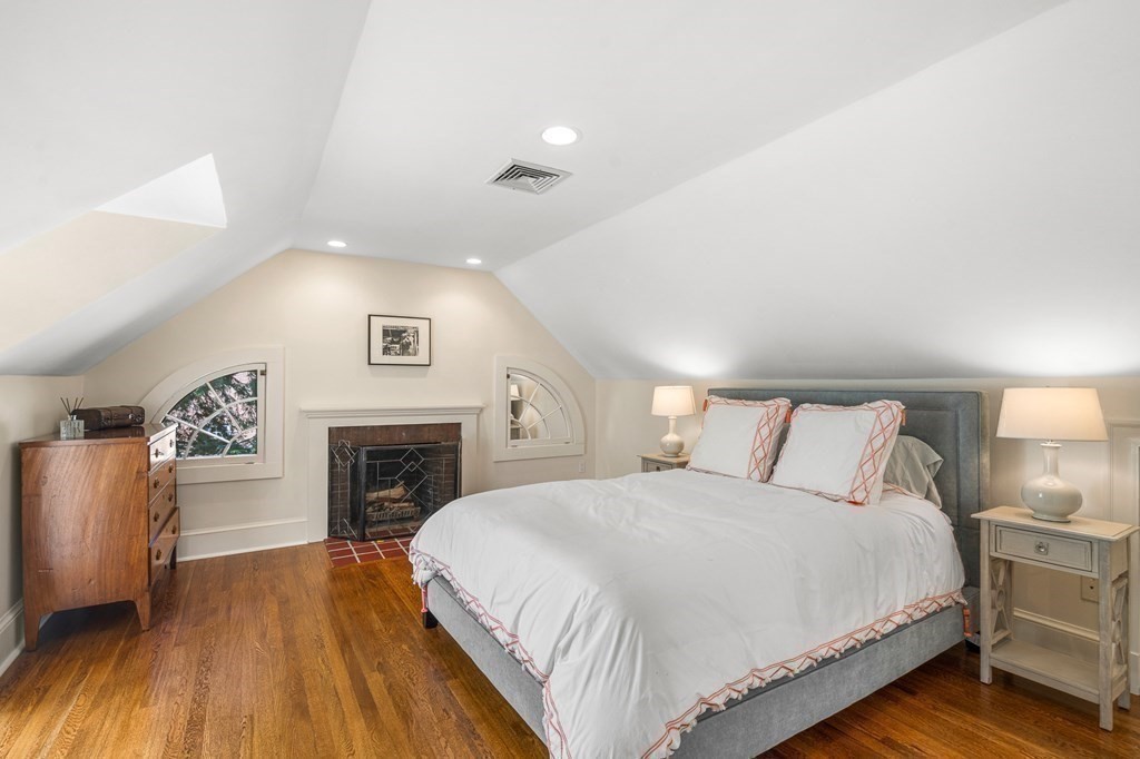 55 Cliff Road Wellesley, MA 02481 - Photo 32 of 42