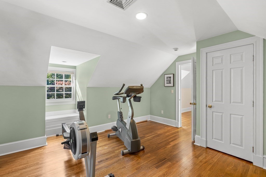 55 Cliff Road Wellesley, MA 02481 - Photo 33 of 42