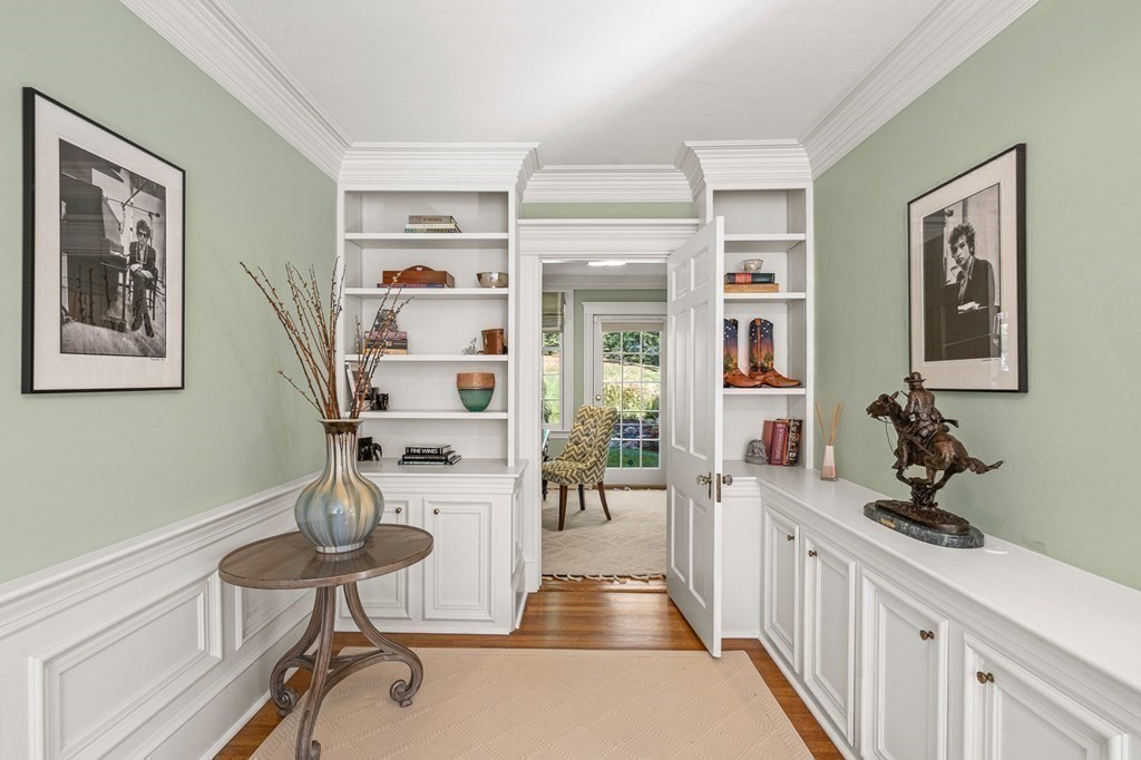 55 Cliff Road Wellesley, MA 02481 - Photo 10 of 42